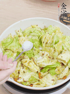 一點(diǎn)鹽、糖調(diào)味。