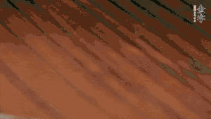 待水沸騰，煮到湯圓浮起，碗中加點(diǎn)豬油、生抽、蔥花就可以了。